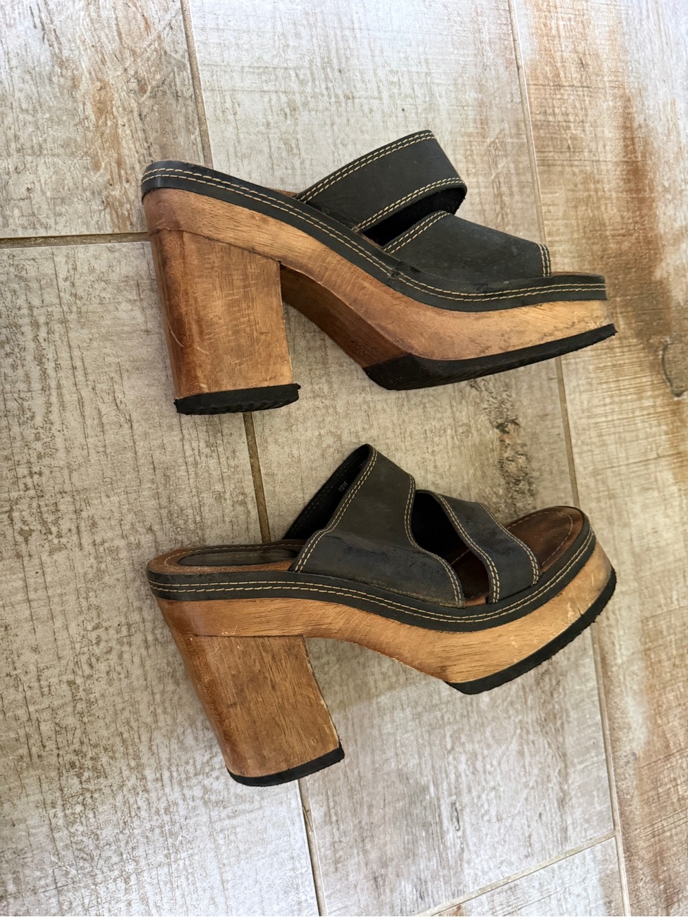 Vintage Candies Blackish Brown Leather Wooden Platform Chunky High Heel 10
